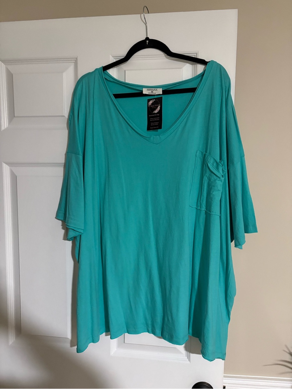 Zenana Outfitters Teal Short Sleeve V-Neck Tee